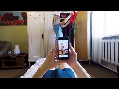 ❤️ Üvey kızkardeş, anne eve gelmeden önce kardeşi boşalmak yaptı ❌ Anal video bizde ﹏