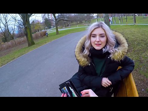 ❤️ Para için bir yabancının sıcak boşalmasını yutar - parkta Eva Elfie tarafından oral seks ❌ Anal video bizde ﹏